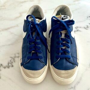 Vintage Nike Blazer Low '77. Style #D07395-991. Great shape.